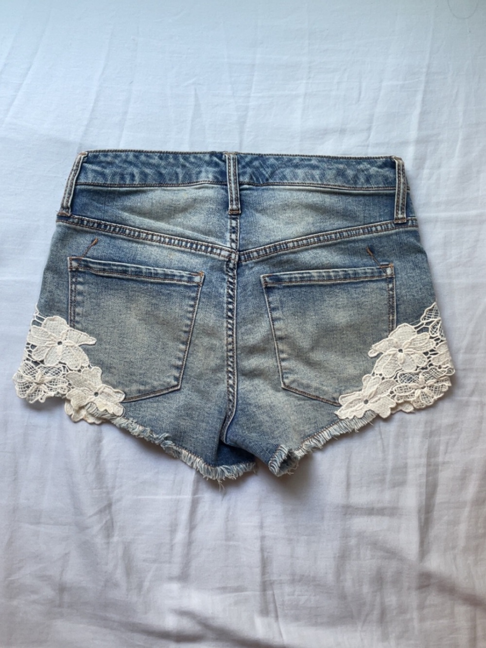 Denim High-Rise Lace Trim Women’s Shorts - Light Blue - Picture 3 of 3